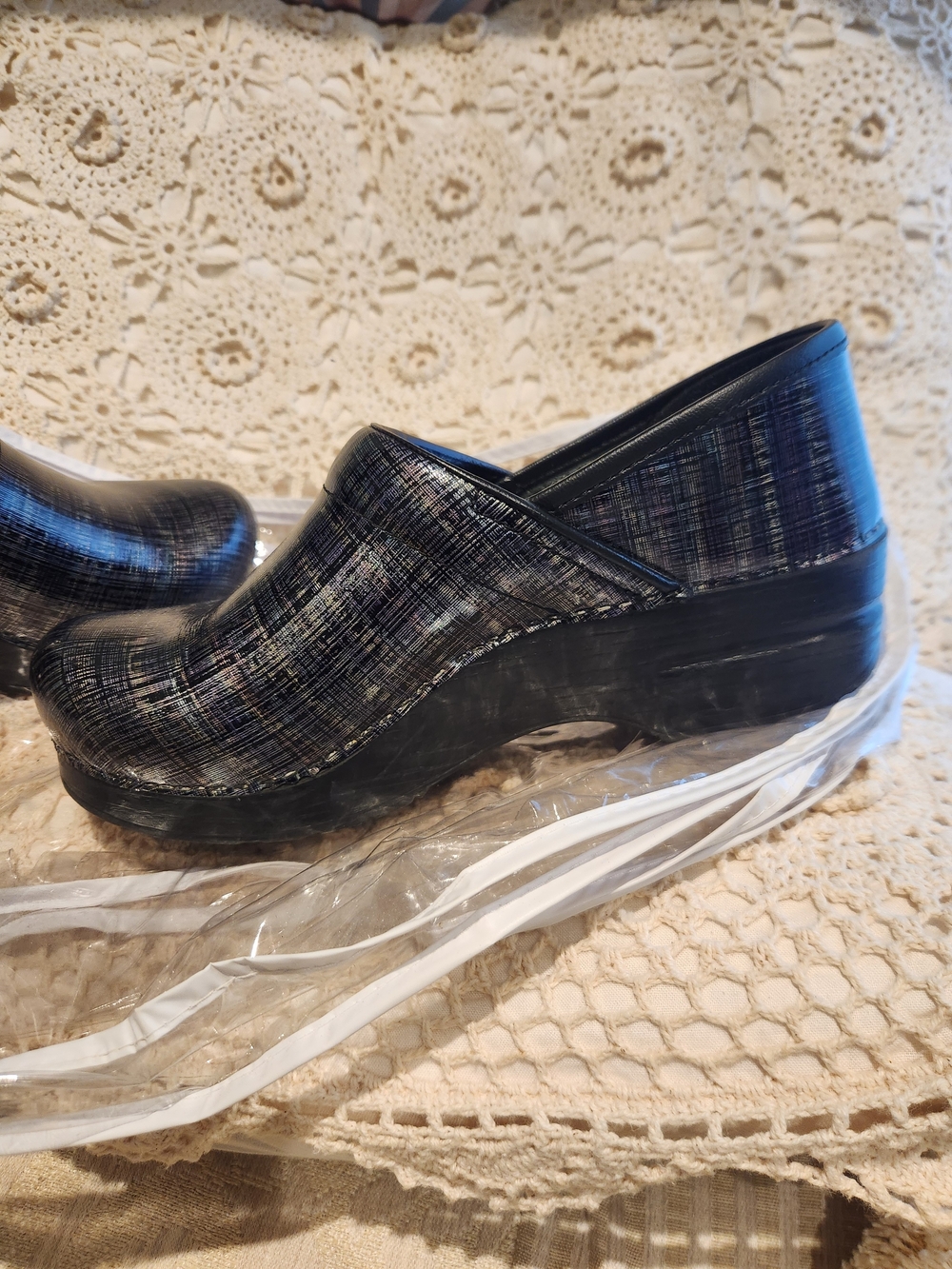 Women's Dansko Black Iridescent Textured Clogs Shoes Size 38 US 7.5-8